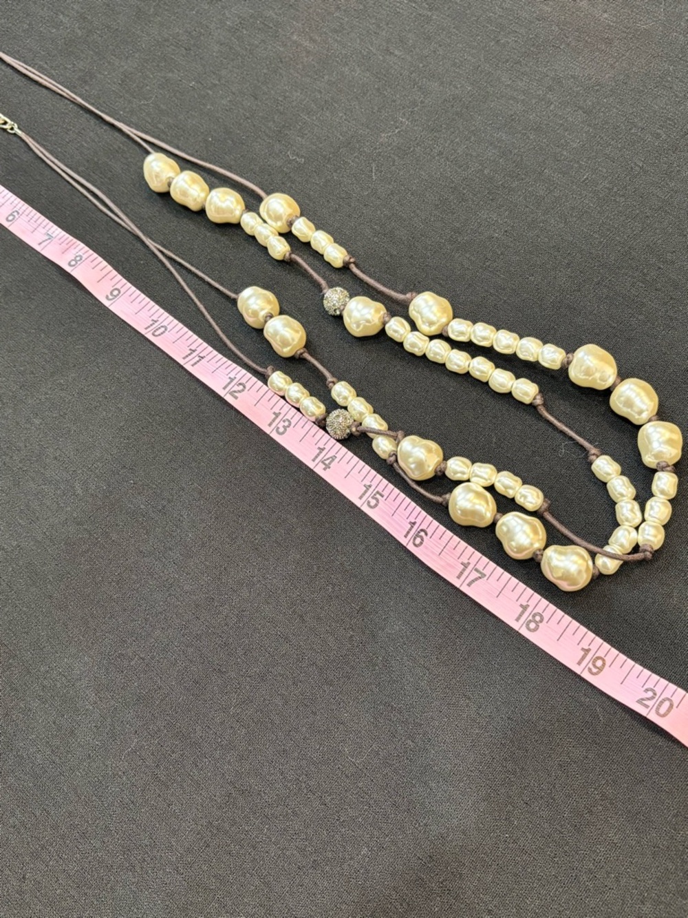 🇺🇸Chico’s Long Layered Ivory Pearl Bead Necklace for Women❤️🤍💙 - Picture 5 of 7